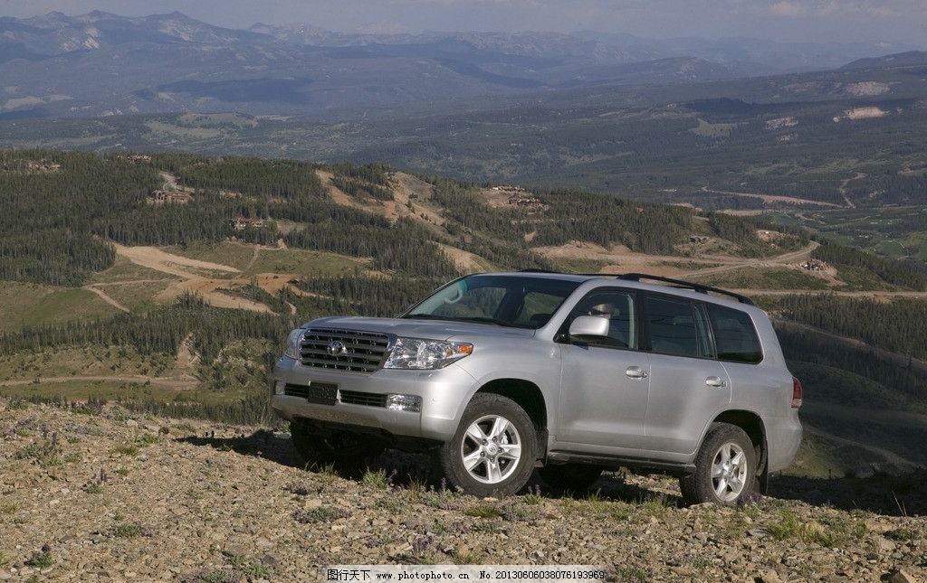 陆地巡洋舰 丰田 Toyota Land Cruiser 丰田汽车 丰田suv 丰田高端suv 丰田豪华suv 丰田越野车 丰田高端越野车 丰田豪华越野车 越野车 高端越野车 豪华越野车 高清 高清图 汽车 交通工具 现代科技 摄影 72DPI JPG