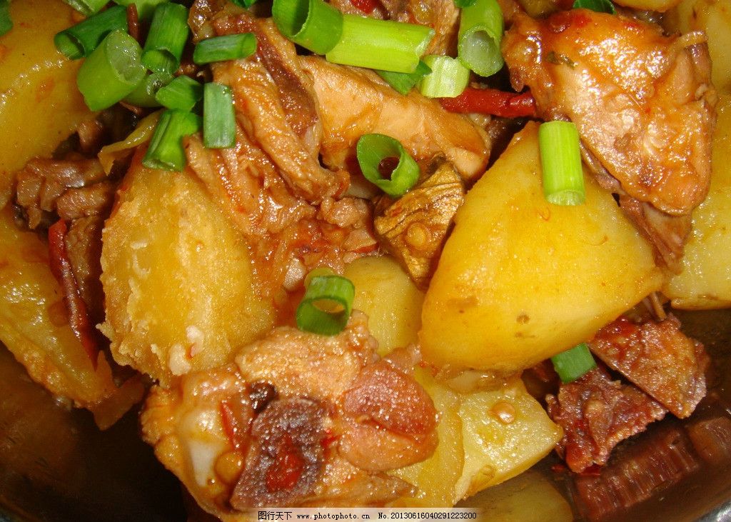 土豆焖鸡图片