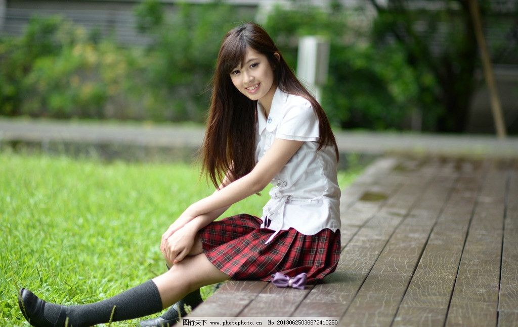 长发美女 气质美女 清纯美女 可爱美女 青春靓丽 性感美女 白衣美女 白皙美女 高清美女 女性女人 人物图库 摄影 300DPI JPG